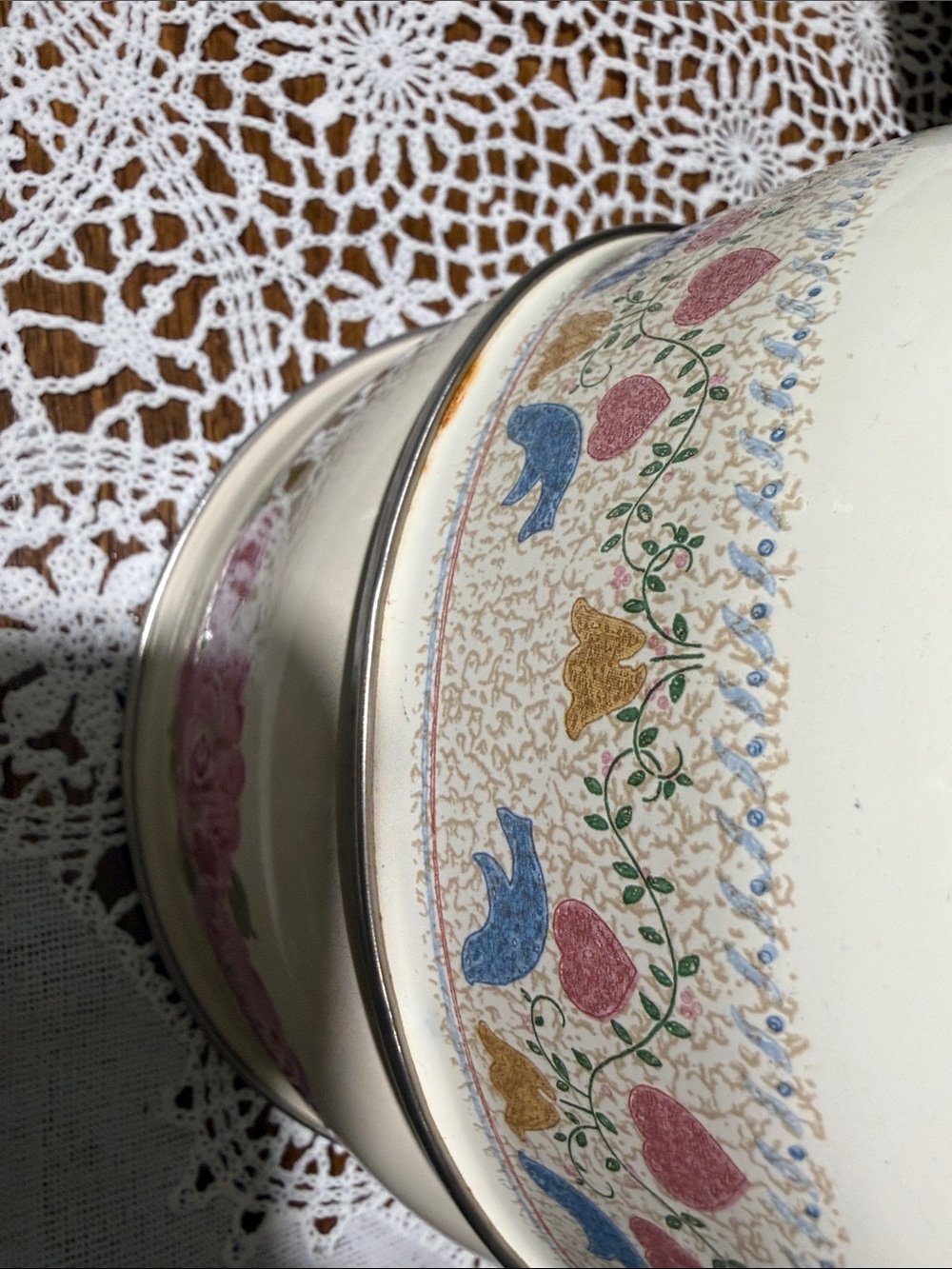 Vintage Floral Enamel Mixing Bowls - Cream with Pink & Blue Pattern - Picture 4 of 5